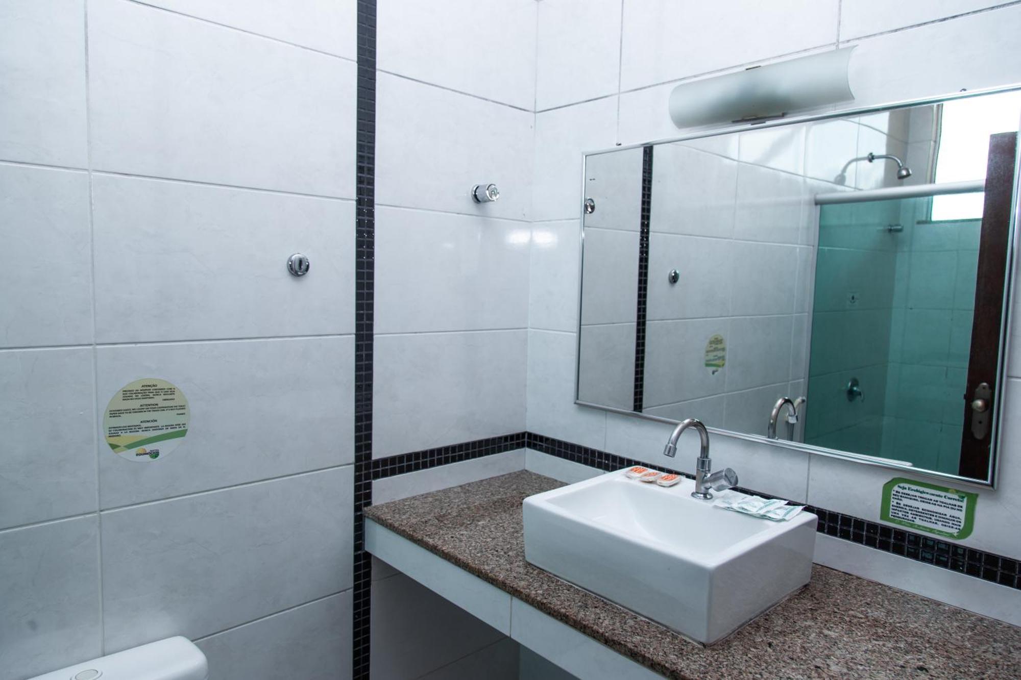 Hotel Equinocios Executive 바르카레나 외부 사진
