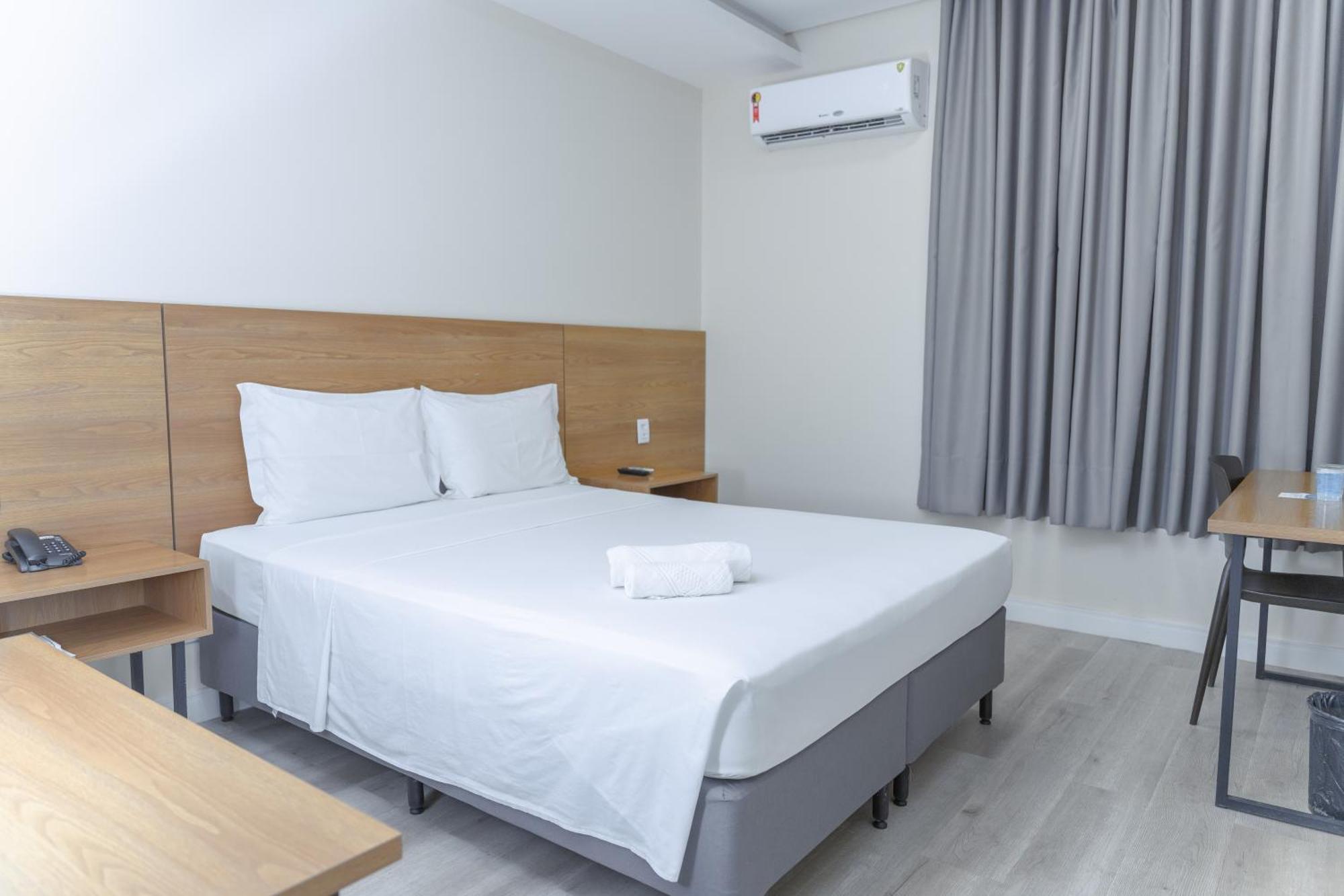 Hotel Equinocios Executive 바르카레나 외부 사진