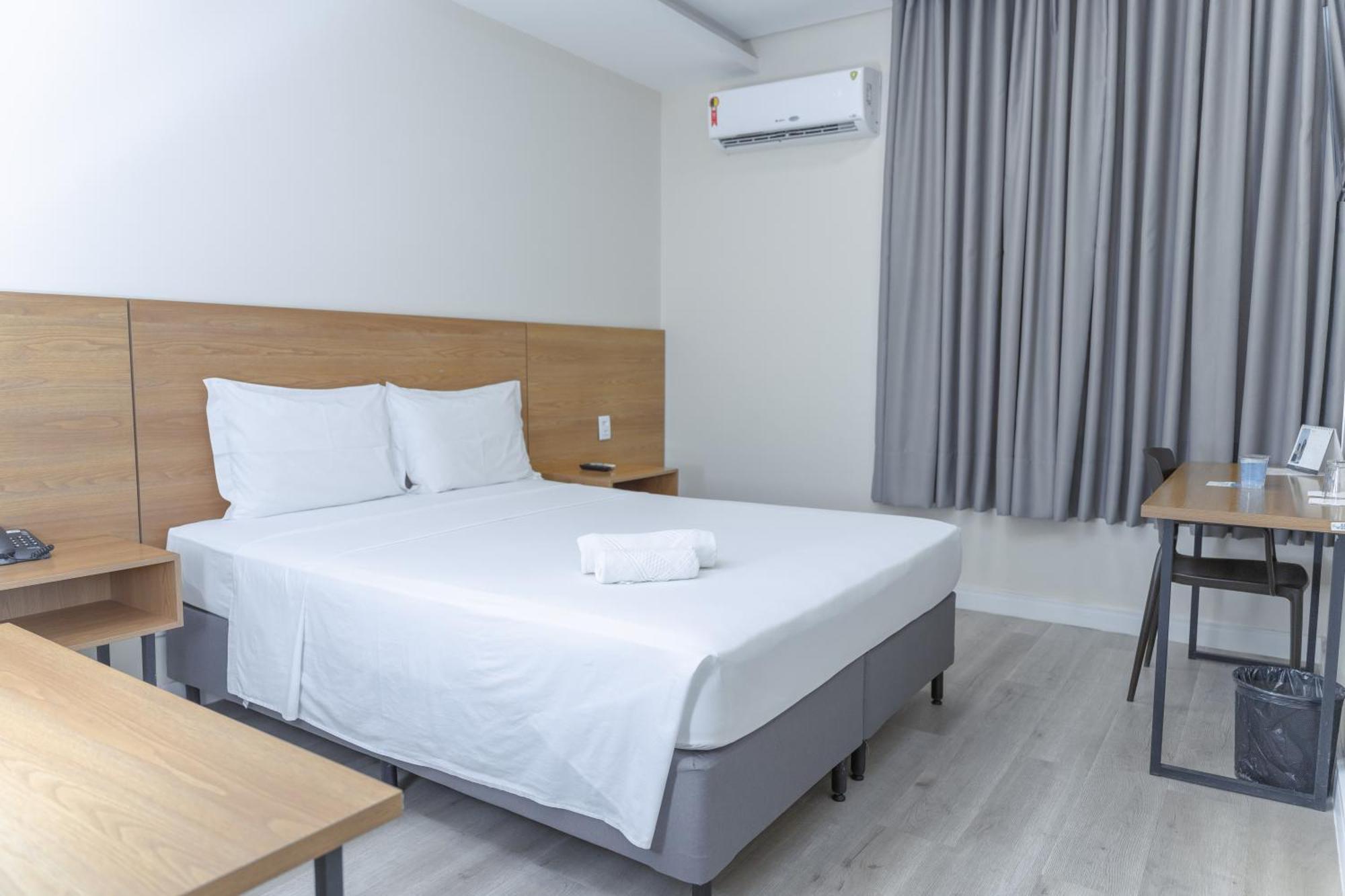 Hotel Equinocios Executive 바르카레나 외부 사진
